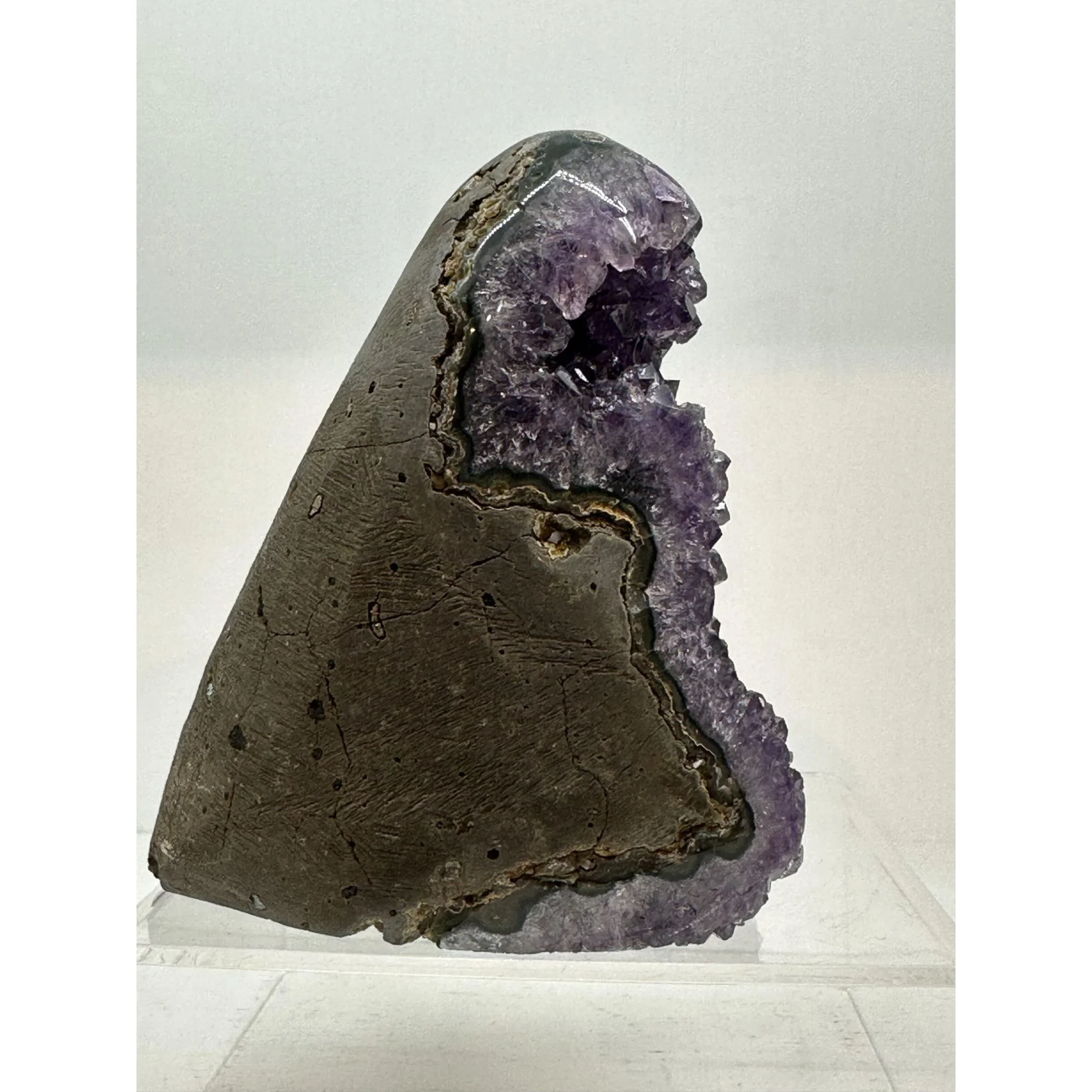 Amethyst Stand up, Uruguay Promotes Calm Prehistoric Online