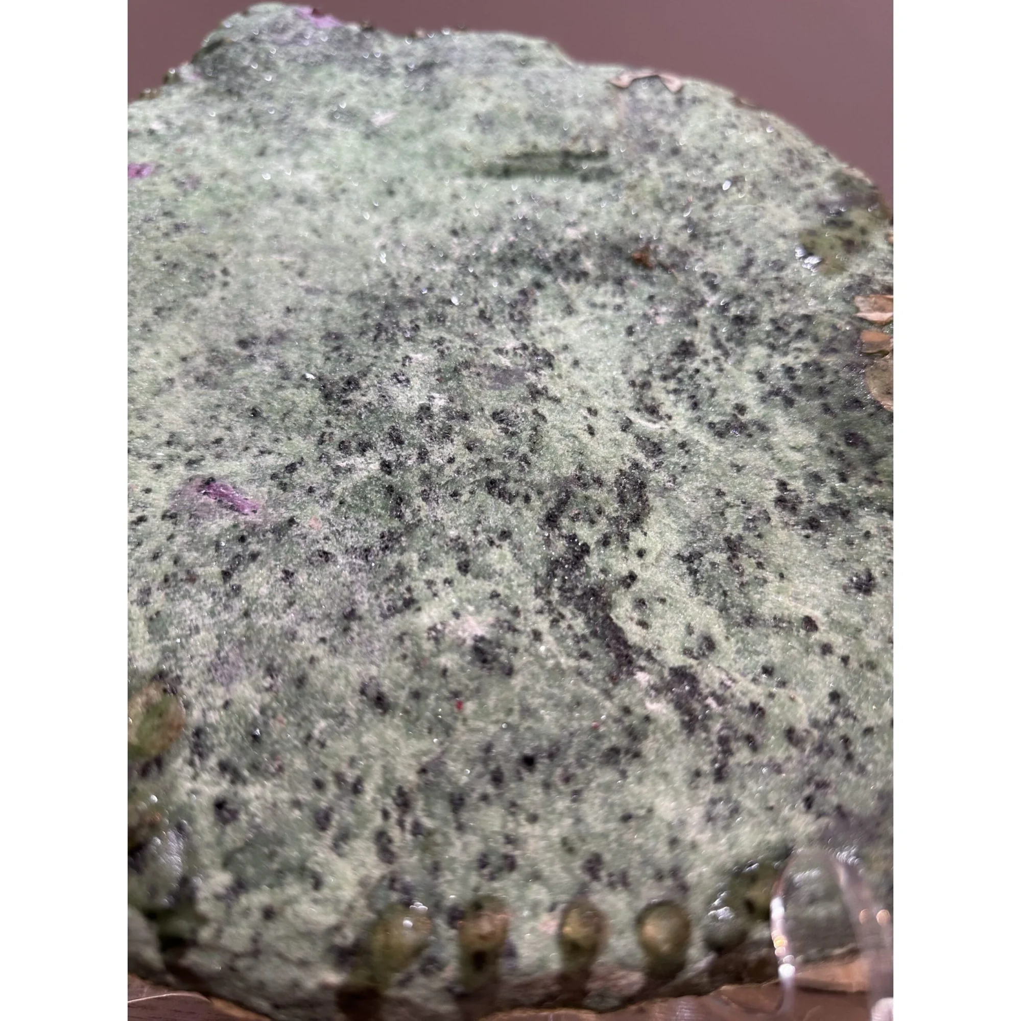 Ruby in zoisite slice, Stone of passion Prehistoric Online