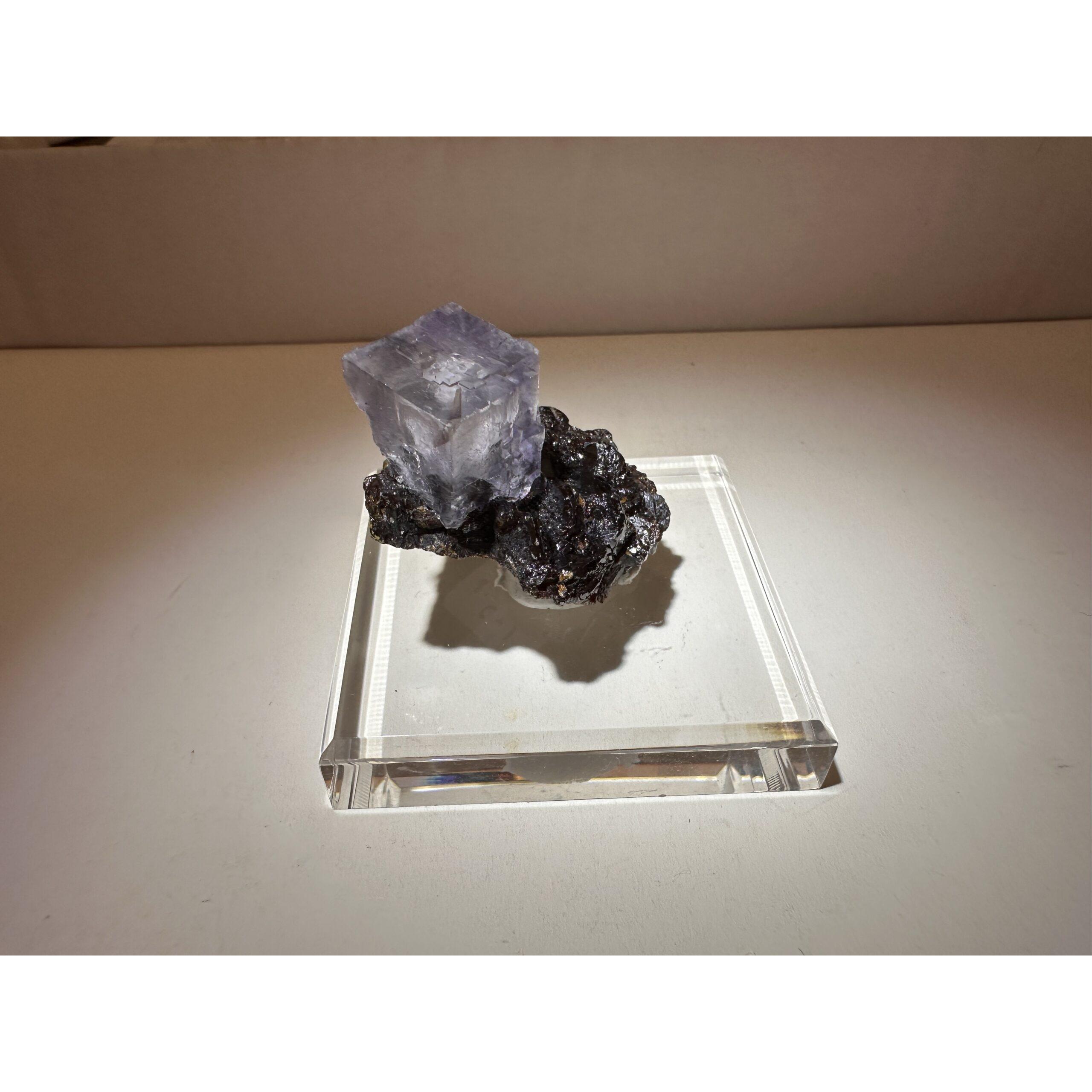 Fluorite thumbnail on Sphalerite Prehistoric Online