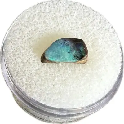 Opal, boulder Australia, deep blue