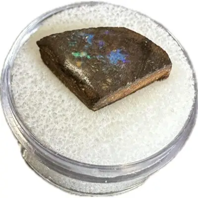 Opal, boulder Australia, colorful