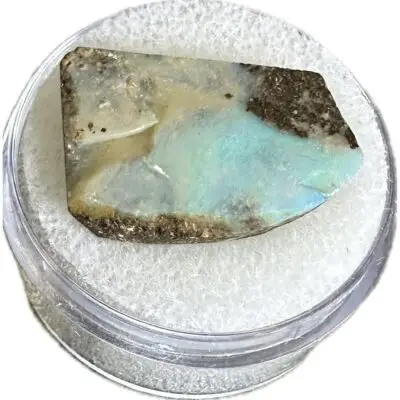 Opal, boulder Australia, colorful
